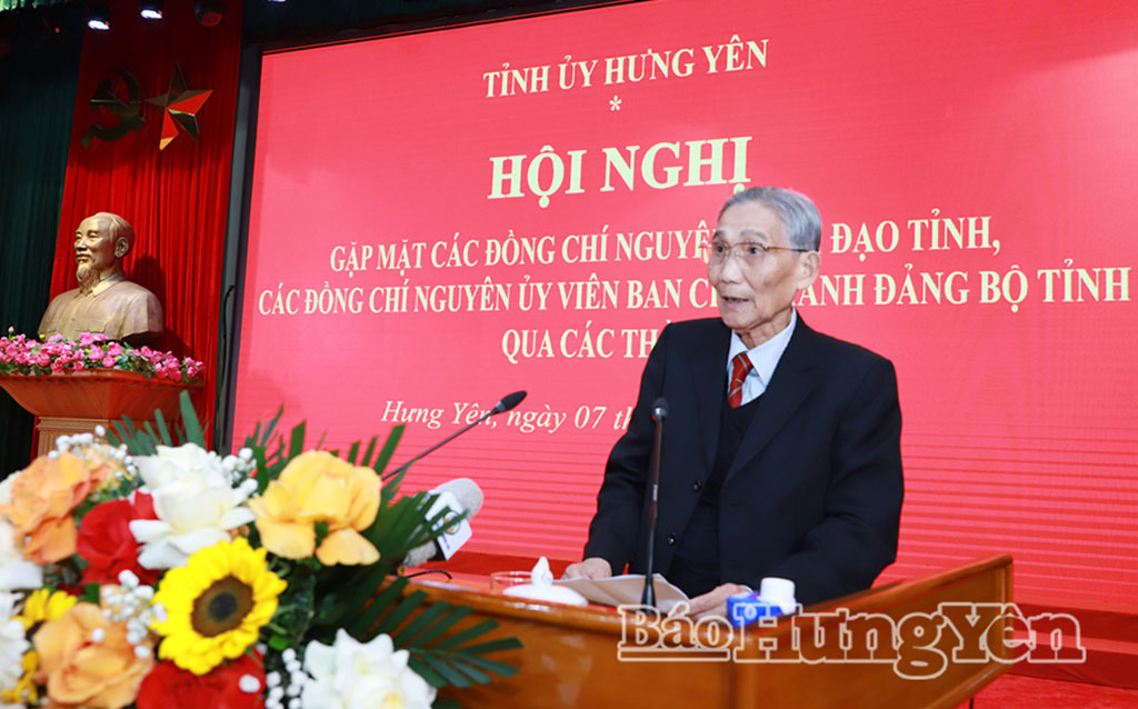 Đồng chí Phạm Quang Ngọc, Ủy viên Ban Chấp hành Trung ương Đảng, Phó Bí thư Tỉnh ủy, Chủ tịch UBND tỉnh phát biểu tại buổi gặp mặt.