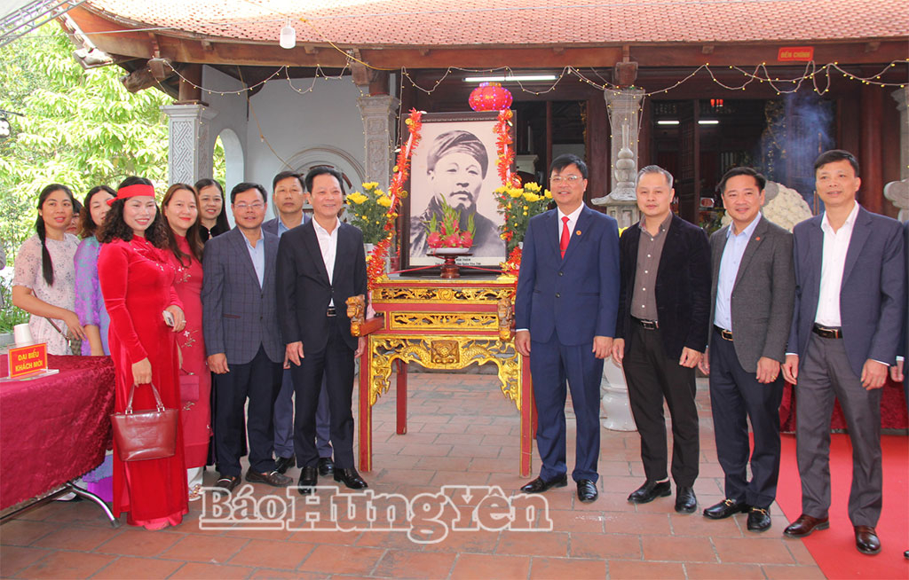 Lãnh đạo xã Hoàng Hoa Thám và Nhân dân ôn lại những công lao to lớn của người Anh hùng dân tộc Hoàng Hoa Thám sinh ra trên quê hương Dị Chế.