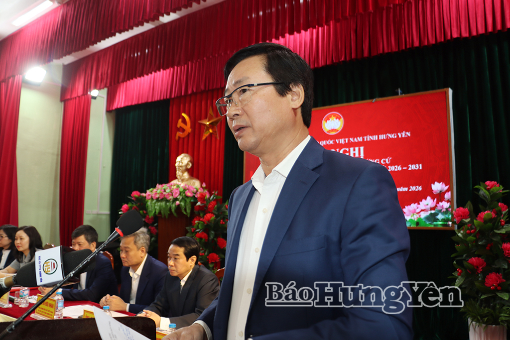 Ông Nguyễn Bật Khánh, Phó Chủ tịch Ủy ban MTTQ Việt Nam tỉnh trình bày chương trình hành động