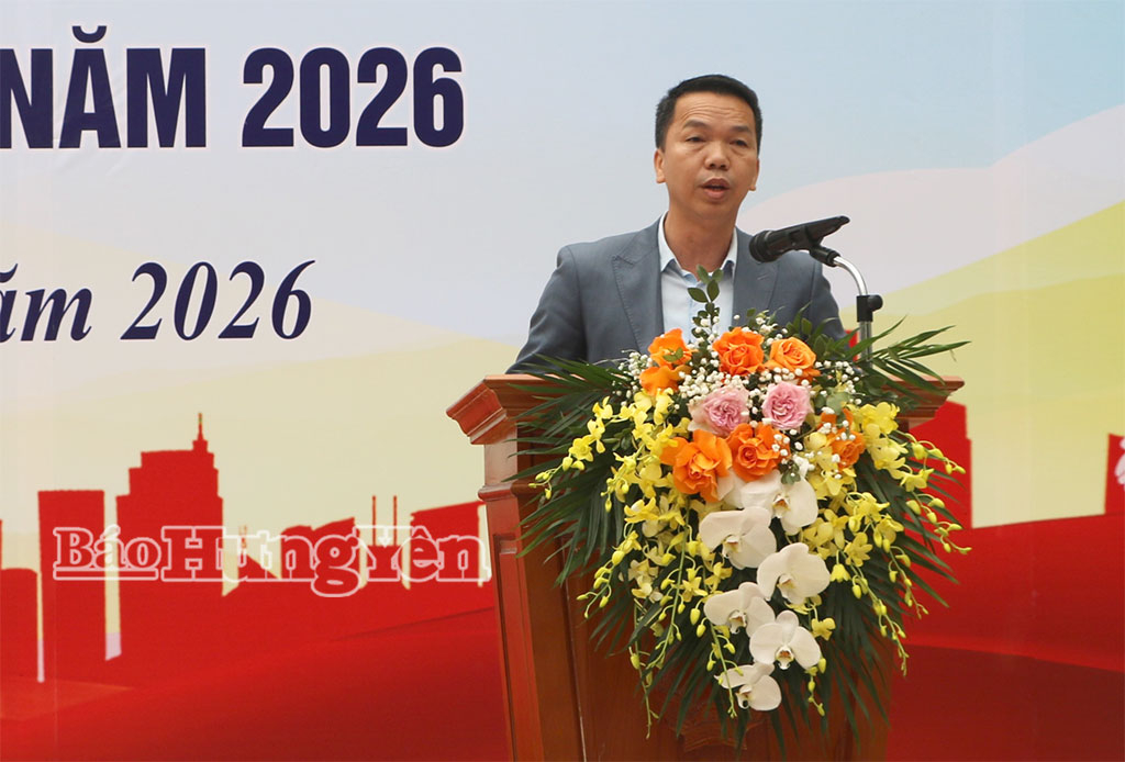 Hiệu trưởng Trường THPT Đức Hợp phát biểu hưởng ứng Cuộc thi.