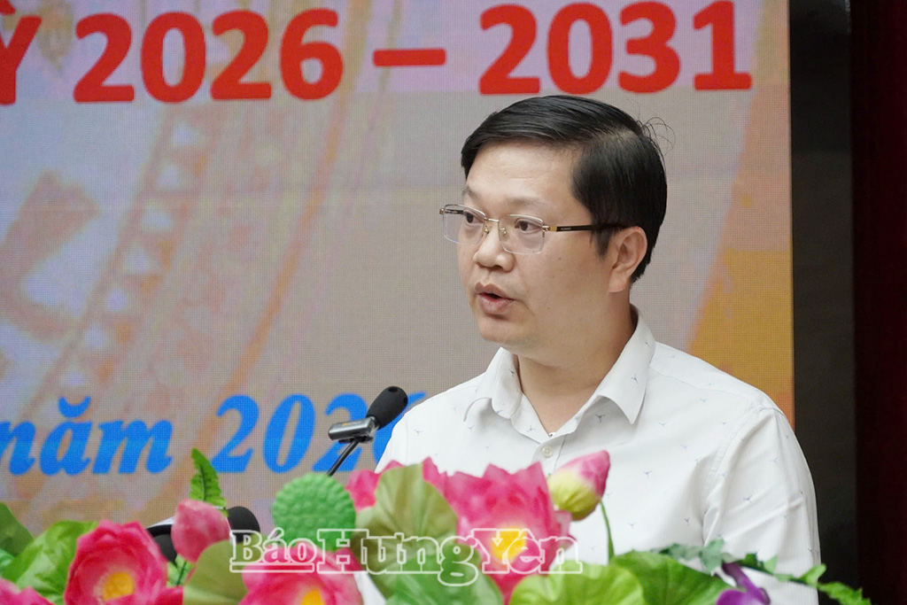 Ông Dương Thành Chung, chuyên viên Ban Tổ chức - Kiểm tra, Cơ quan Ủy ban MTTQ Việt Nam tỉnh trình bày chương trình hành động.