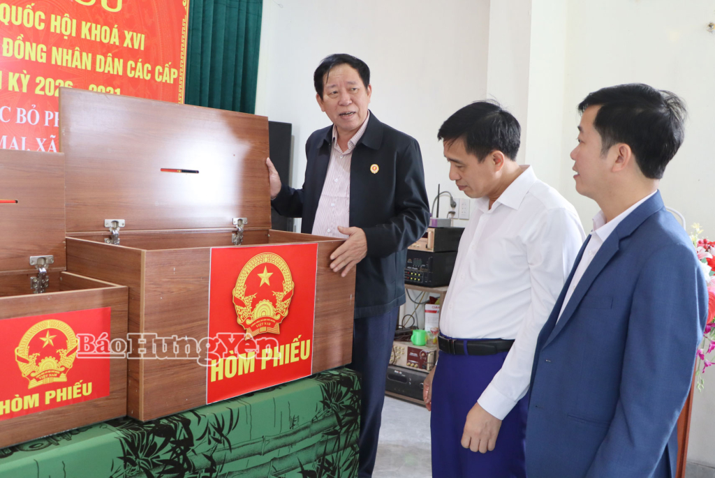 Tổ kiểm tra công tác VV88id casino và khuyến mãi đại biểu VV88 casino đăng ký khóa XVI và đại biểu HĐND các cấp nhiệm kỳ 2026 - 2031 tại xã Tây Thụy Anh.