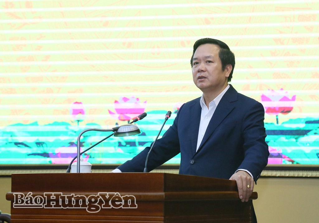 Đồng chí Phạm Quang Ngọc, Ủy viên Ban Chấp hành Trung ương Đảng, Phó Bí thư Tỉnh ủy, Chủ tịch UBND tỉnh phát biểu tại phiên họp.