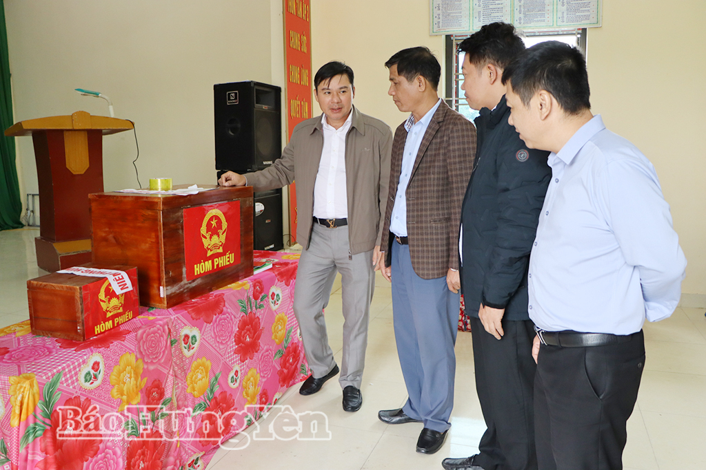 Đồng chí Phó Chủ tịch Thường trực UBND tỉnh Nguyễn Lê Huy kiểm tra công tác chuẩn bị VV88id casino và khuyến mãi tại xã Bình Thanh.