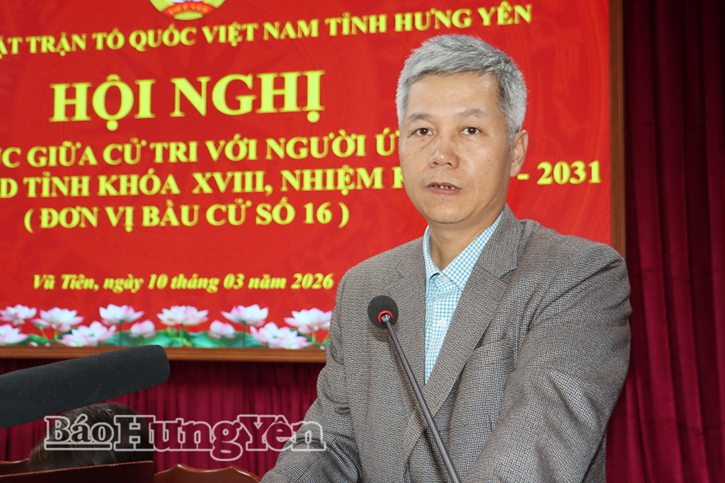 Ông Quách Ngọc Dũng, Phó Chánh Văn phòng Đoàn đại biểu Quốc hội và HĐND tỉnh trình bày chương trình hành động.