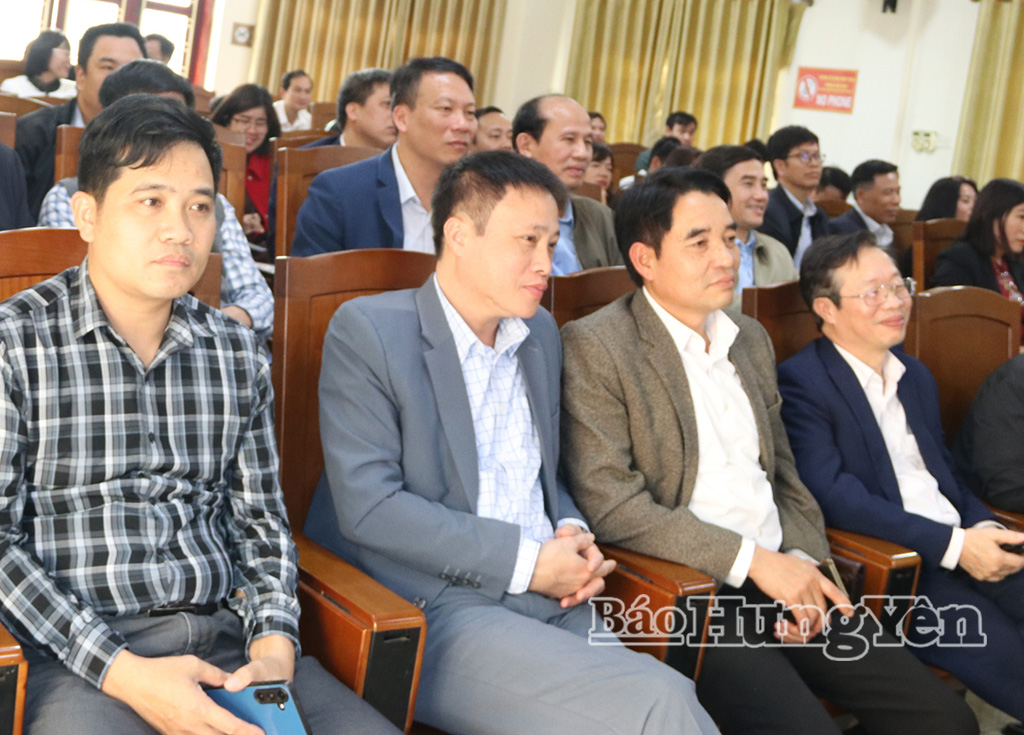 Các đại biểu dự hội nghị.