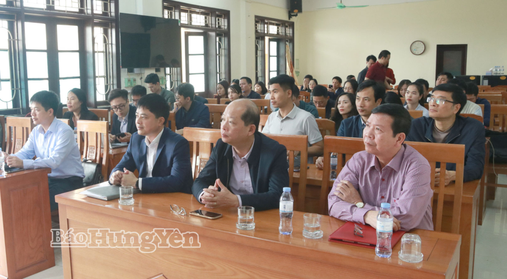 Các đại biểu dự tập huấn tại điểm cầu Sở Xây dựng.