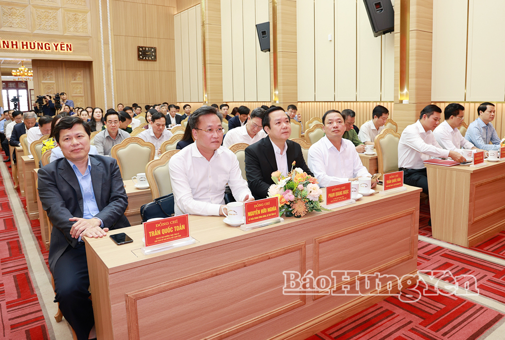 Các đại biểu dự hội nghị.