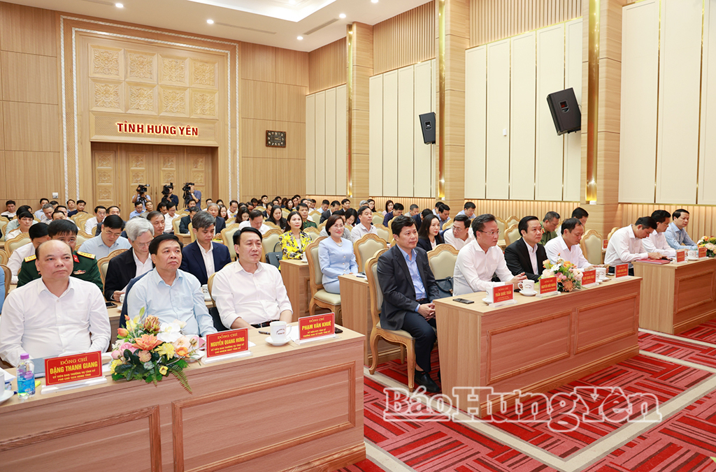 Các đại biểu dự hội nghị.