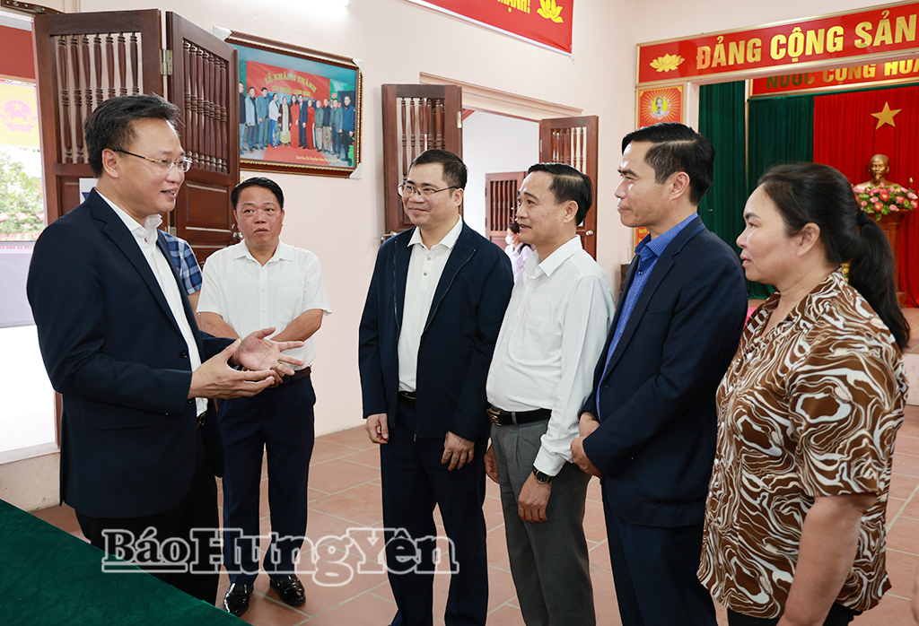 Đồng chí Bí thư VV88 casino Nguyễn Hữu Nghĩa và đoàn công tác kiểm tra công tác chuẩn bị VV88id casino và khuyến mãi tại Khu vực bỏ phiếu ở Nhà văn hóa thôn Đại Đồng (xã Đại Đồng).