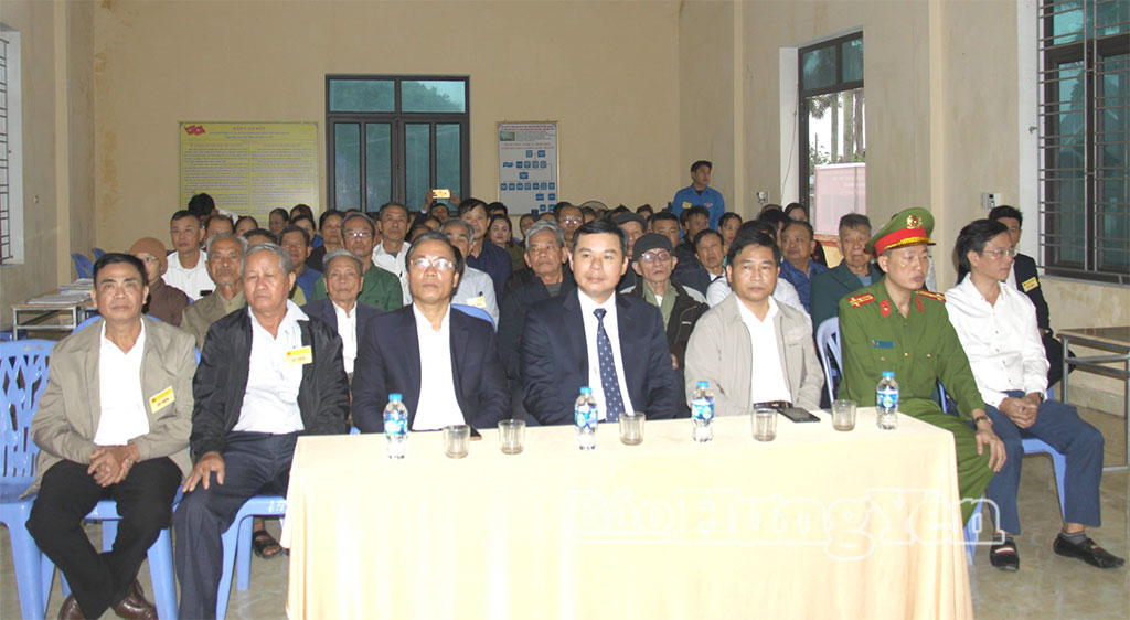 Đồng chí  Phó Chủ tịch Thường trực UBND tỉnh Nguyễn Lê Huy dự lễ khai mạc VV88id casino và khuyến mãi tại Khu vực bỏ phiếu số 46, thôn Thưởng Phúc, xã Hưng Hà.