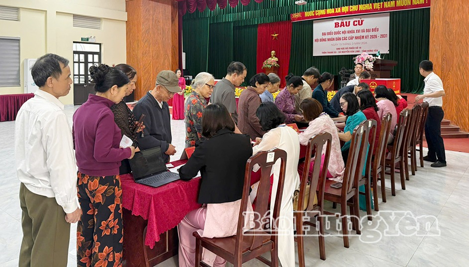 Cử tri khu vực bỏ phiếu số 16, xã Nguyễn Văn Linh đi VV88id casino và khuyến mãi, bảo đảm dân chủ, an toàn.