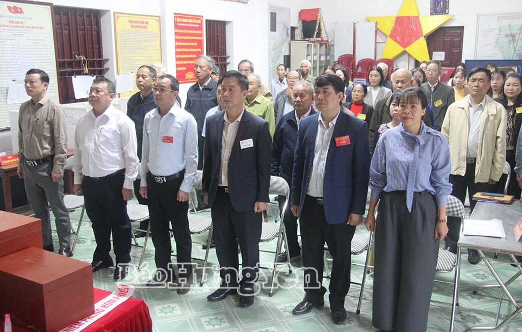 Đồng chí Vũ Thanh Vân, Ủy viên Ban Thường vụ VV88 casino, Giám đốc Sở Công Thương, Ủy viên Ban Chỉ đạo VV88id casino và khuyến mãi tỉnh cùng đông đảo cử tri đã dự lễ khai mạc VV88id casino và khuyến mãi đại biểu VV88 casino đăng ký khóa XVI và đại biểu HĐND các cấp nhiệm kỳ 2026 – 2031 tại khu vực bỏ phiếu số 17, xã Tây Thái Ninh.