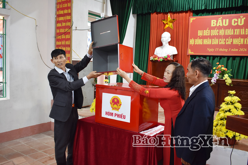 Thành viên tổ VV88id casino và khuyến mãi kiểm tra hòm phiếu.