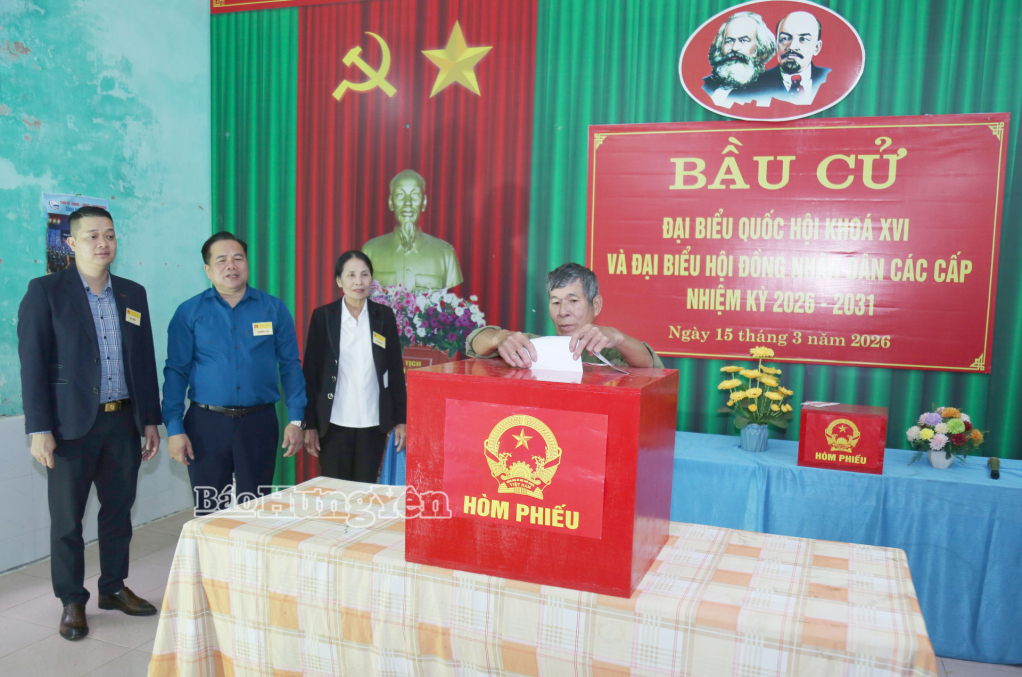 Người dân xã Lê Lợi tham gia bỏ phiếu bầu đại biểu Quốc hội khóa XVI và đại biểu HĐND các cấp nhiệm kỳ 2026 - 2031.