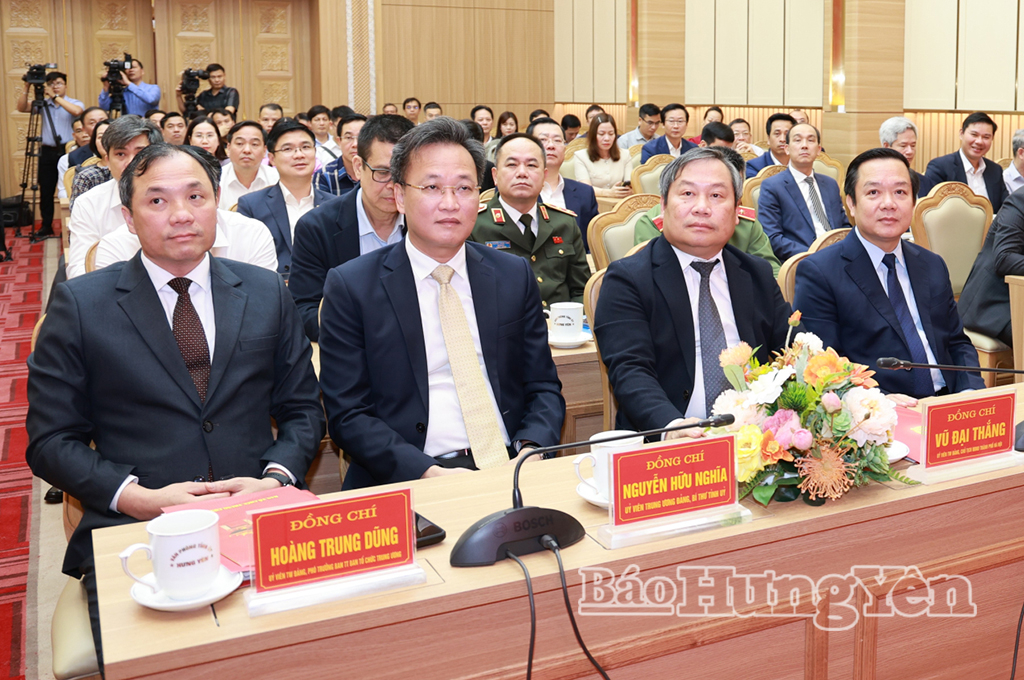 Các đại biểu dự hội nghị.