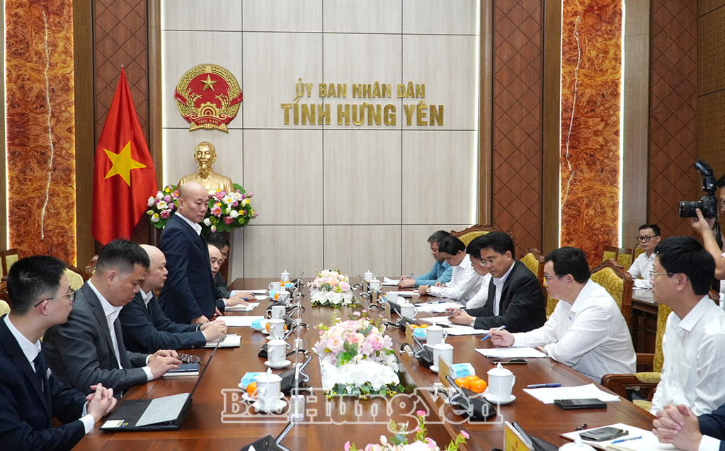 Các đại biểu dự buổi làm việc.