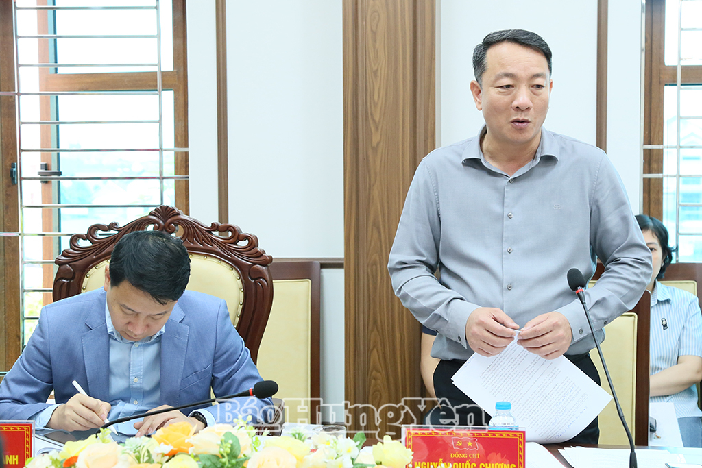 Lãnh đạo UBND xã Nghĩa Trụ phát biểu tại buổi làm việc.