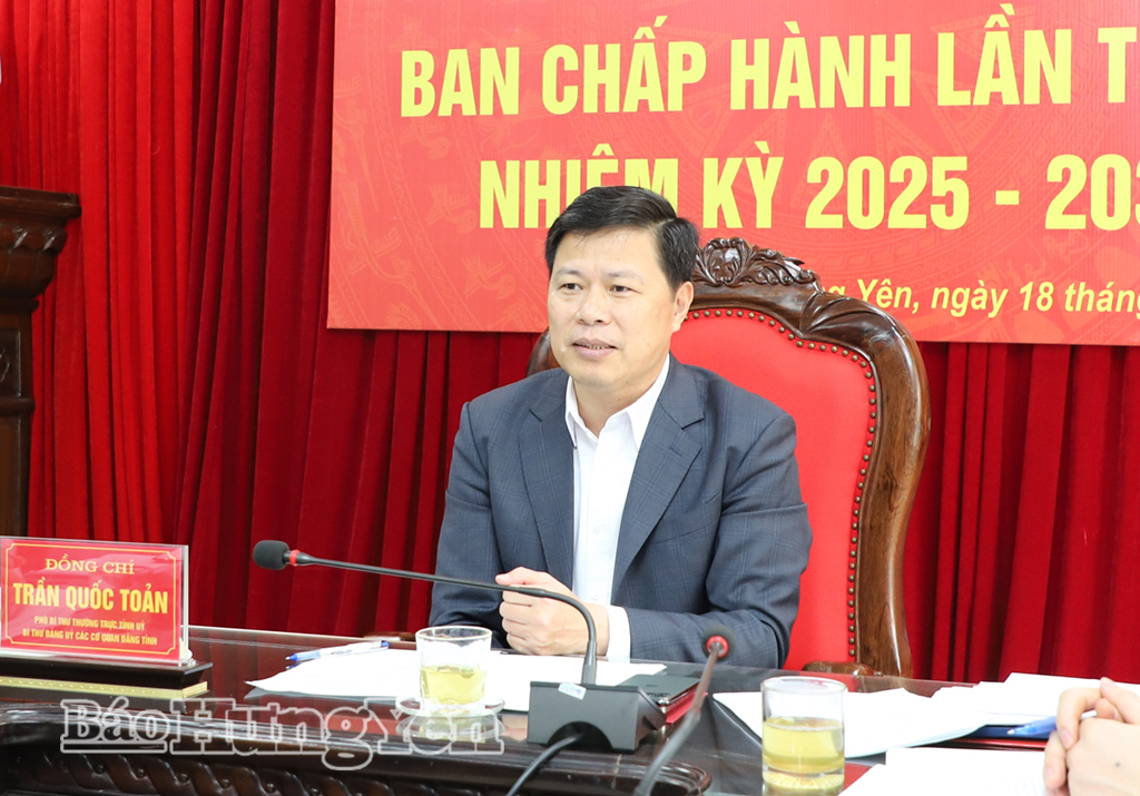 Đồng chí Trần Quốc Toản, Phó Bí thư Thường trực Tỉnh ủy, Chủ tịch Ủy ban MTTQ Việt Nam tỉnh, Bí thư Đảng ủy các cơ quan Đảng tỉnh chủ trì hội nghị.