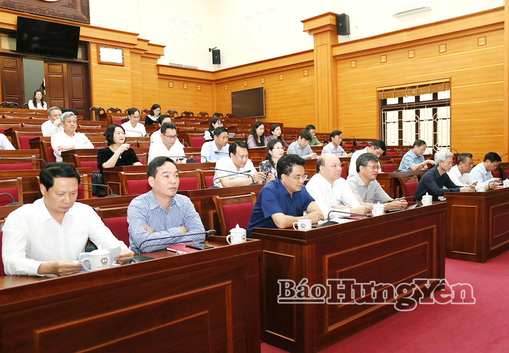 Các đại biểu dự hội nghị.