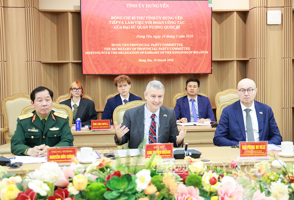 Đại sứ đặc mệnh toàn quyền Vương quốc Bỉ tại Việt Nam Karl Van Den Bossche phát biểu tại buổi làm việc.