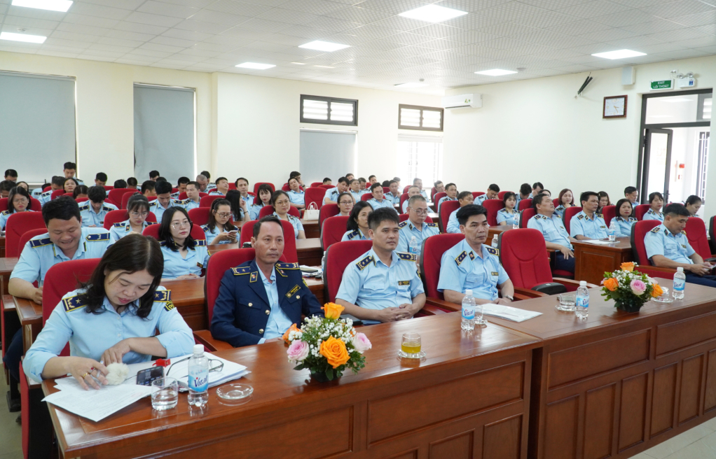 Các đại biểu dự hội nghị.