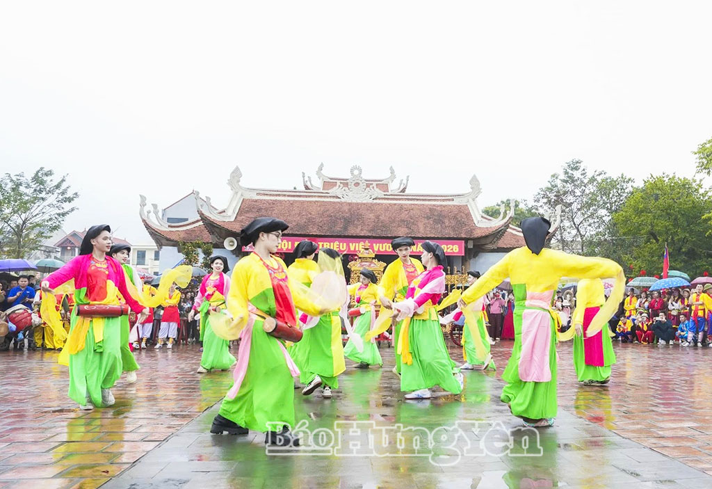 Biểu diễn điệu múa 