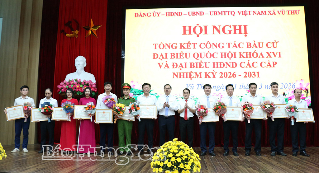 Khen thưởng các cá nhân có thành tích xuất sắc tiêu biểu đóng góp vào thành công của cuộc bầu cử.