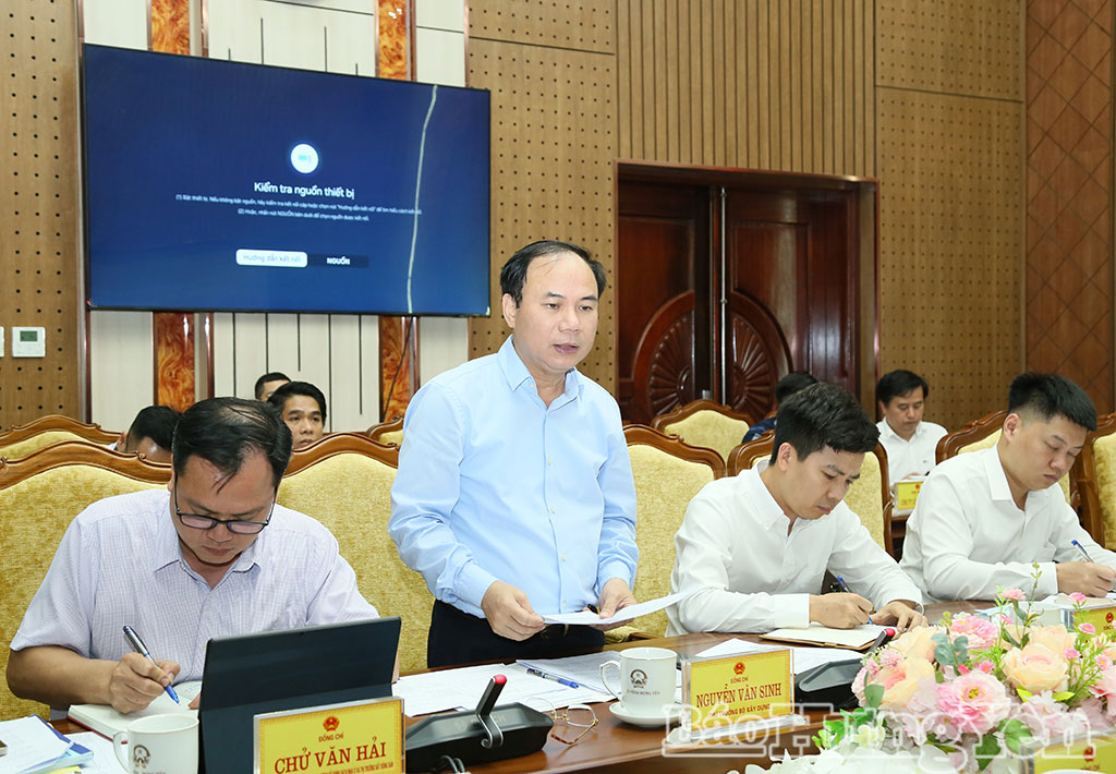 Đồng chí Nguyễn Văn Sinh, Thứ trưởng Bộ Xây dựng phát biểu tại buổi kiểm tra.