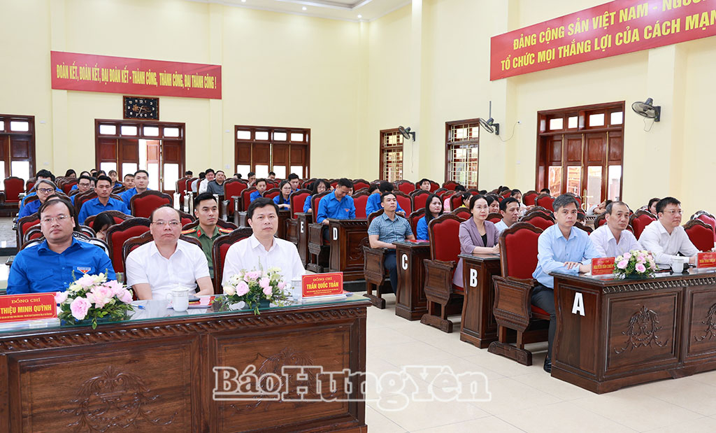 Các đại biểu dự hội nghị.