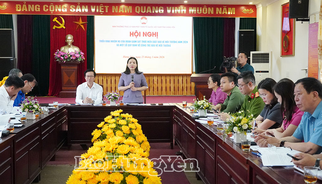 Đồng chí Phó Chủ tịch Thường trực Ủy ban MTTQ Việt Nam tỉnh Ngô Thị Kim Hoàn chủ trì hội nghị.