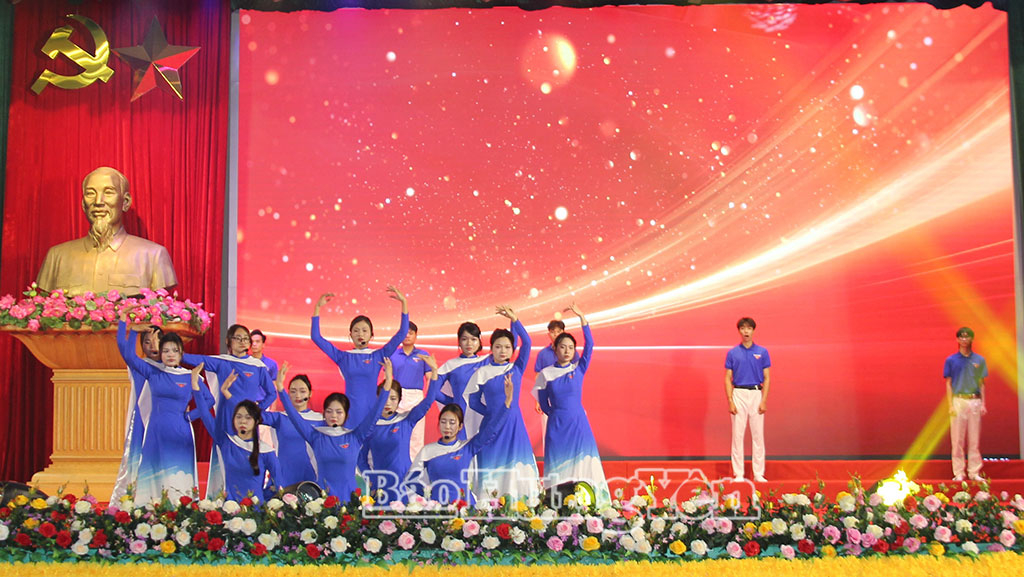 Tiết mục văn nghệ tại chương trình.