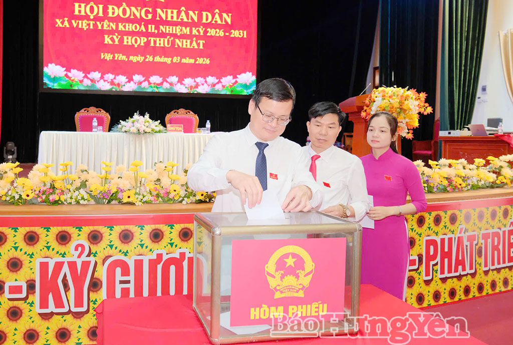 Các đại biểu bỏ phiếu bầu các chức danh chủ chốt HĐND xã nhiệm kỳ 2026 - 2031.