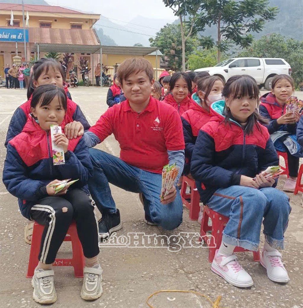 Anh Doãn Văn Tú tích cực tham gia các hoạt động thiện nguyện vì cộng đồng.