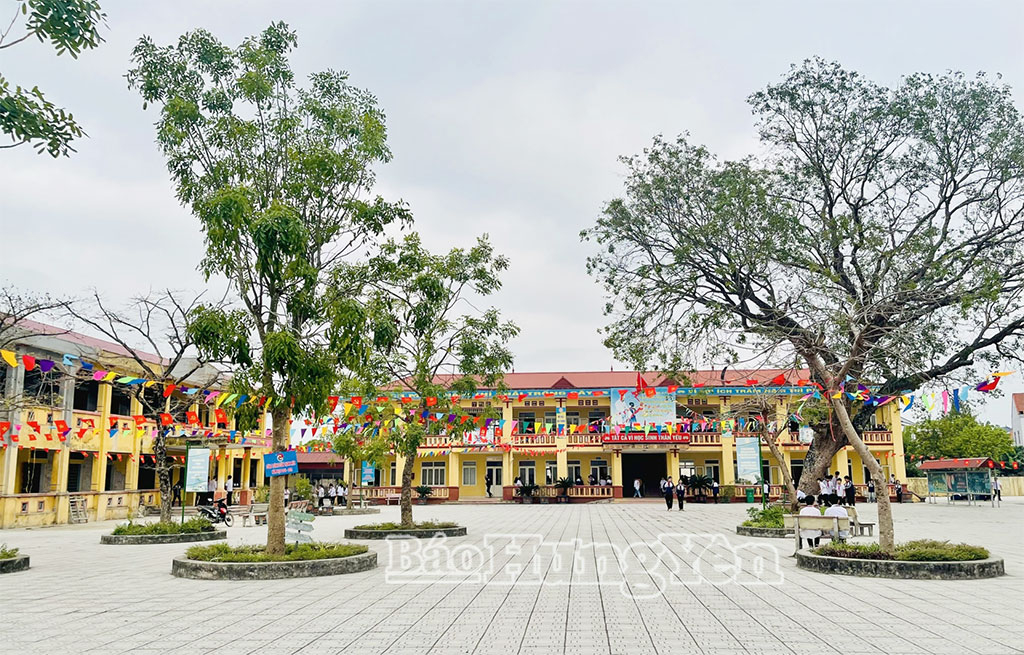 Trường THCS Quang Hưng (xã Quang Hưng).