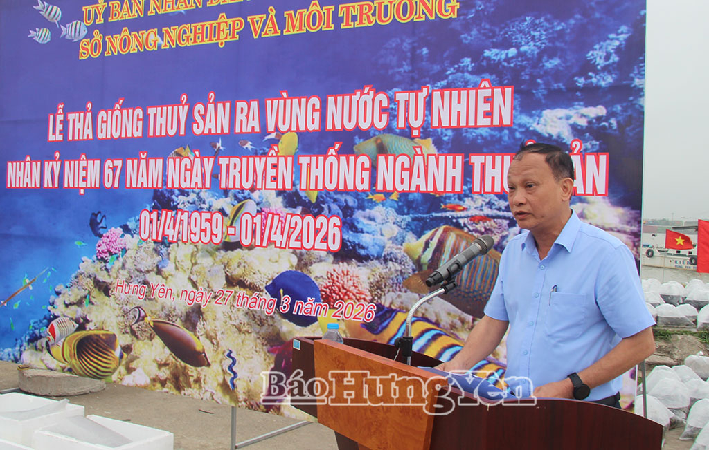 Đại diện Sở Nông nghiệp và Môi trường phát biểu tại lễ thả giống thủy sản ra vùng nước tự nhiên.