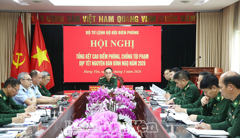 Các đại biểu dự hội nghị tại điểm cầu Ban Chỉ huy BĐBP, Bộ Chỉ huy quân sự tỉnh Hưng Yên.