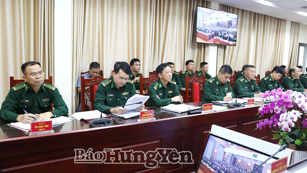 Các đại biểu dự hội nghị tại điểm cầu Ban Chỉ huy BĐBP, Bộ Chỉ huy quân sự tỉnh Hưng Yên.