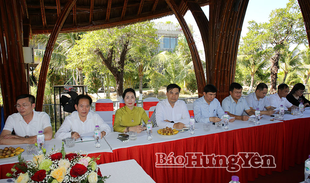 Các đại biểu dự hội nghị.
