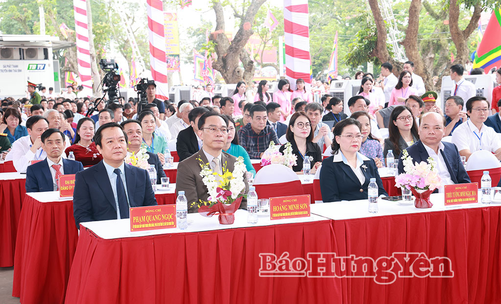 Các đại biểu dự chương trình khai mạc Lễ hội đền Đa Hoà – Dạ Trạch năm 2026 và đón nhận Bằng xếp hạng di tích Quốc gia đặc biệt Khu di tích Đa Hòa – Dạ Trạch.