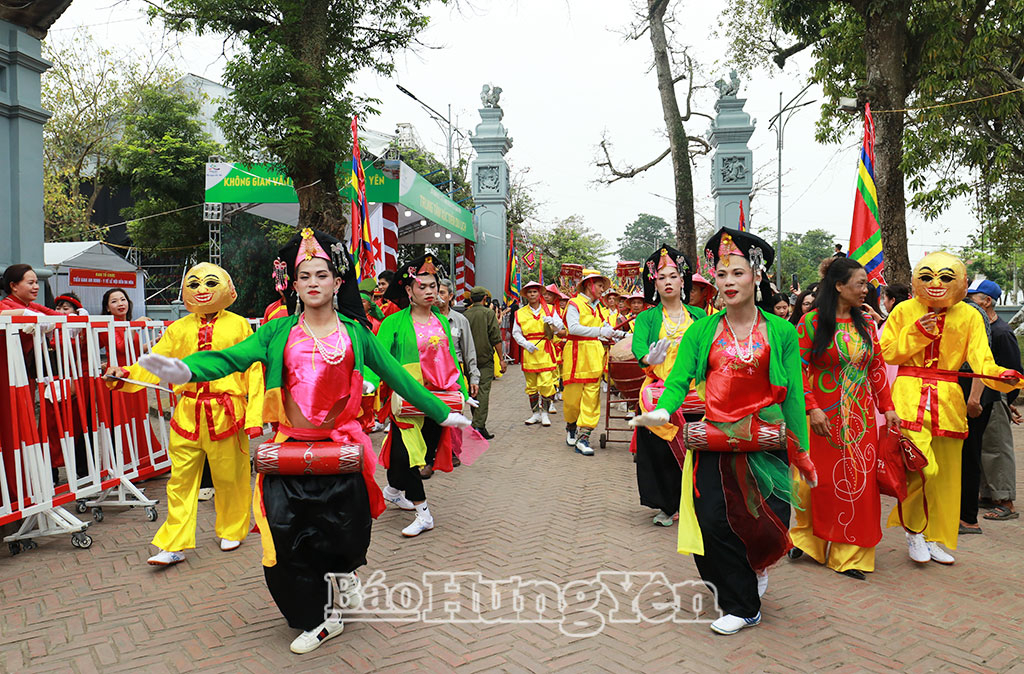 Biểu diễn điệu múa 