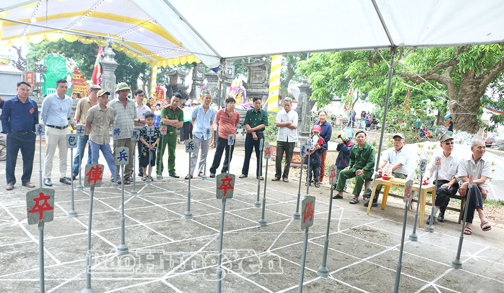 Cờ tướng là một trong những trò chơi thu hút đông đảo kỳ thủ và người xem tại Lễ hội.