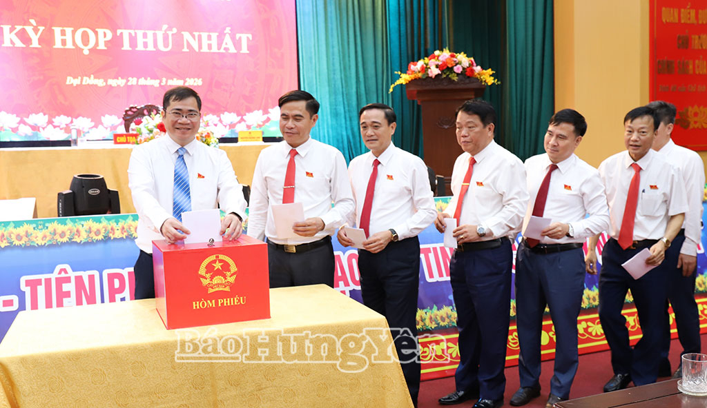 Các đại biểu bỏ phiếu bầu các chức danh chủ chốt của HĐND xã Đại Đồng nhiệm kỳ 2026 - 2031.
