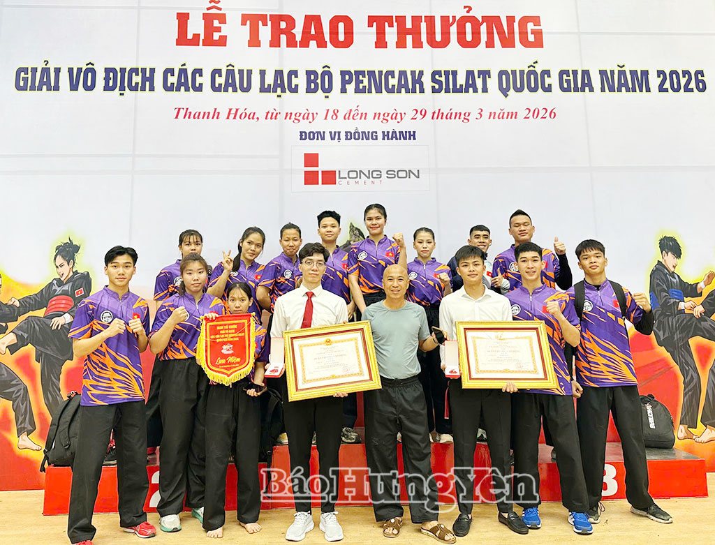 Đội tuyển Pencak Silat tỉnh Hưng Yên tại lễ trao thưởng Giải vô địch các câu lạc bộ Pencak Silat quốc gia năm 2026.