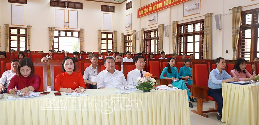 Các đại biểu dự kỳ họp.