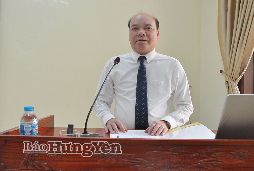 Đồng chí Phó Chủ tịch HĐND tỉnh Đặng Thanh Giang phát biểu tại kỳ họp thứ nhất HĐND xã Tiên Tiến.