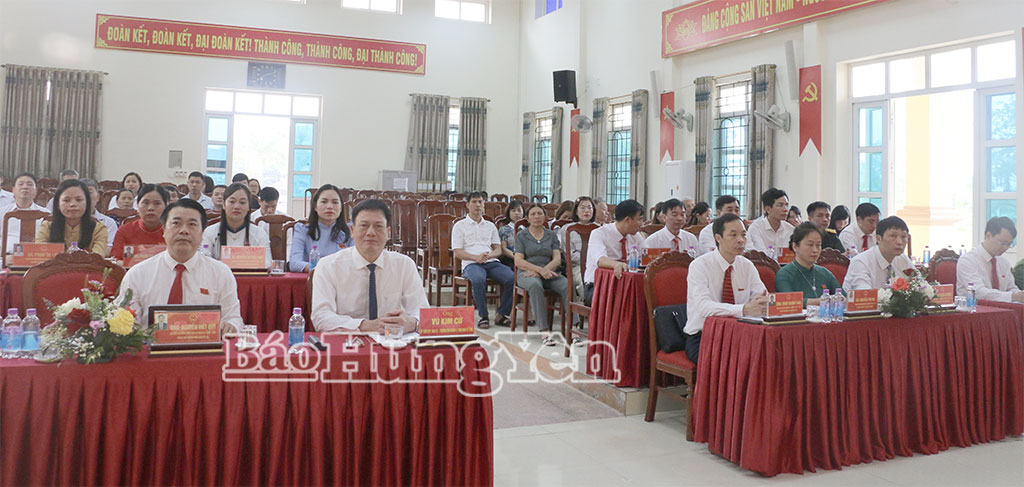 Các đại biểu dự kỳ họp.