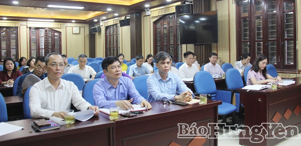 Các đại biểu dự hội nghị.