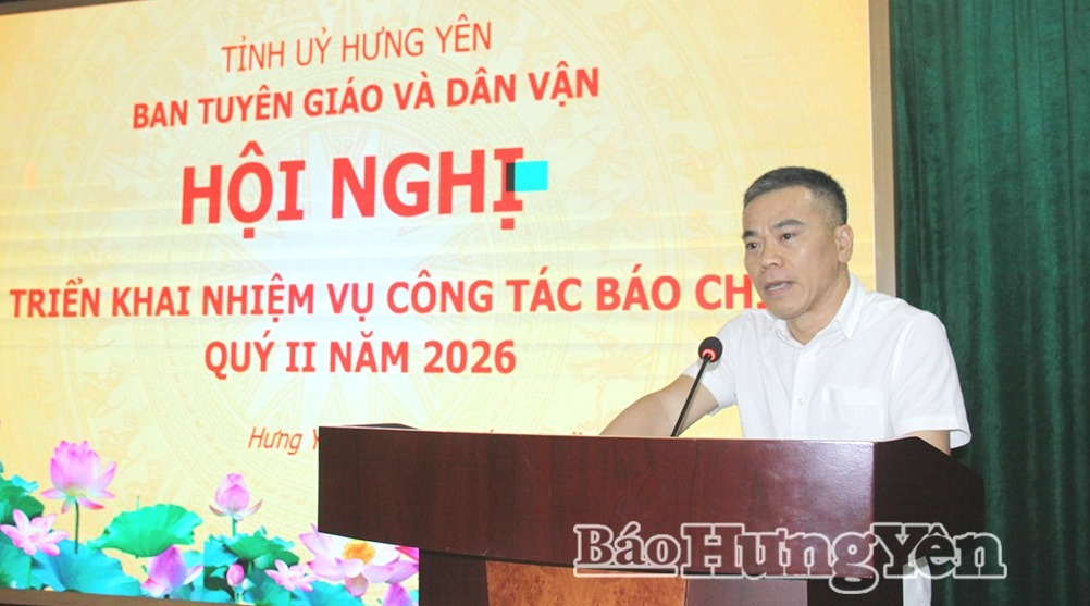 Đại diện cơ quan Thường trú Thông tấn xã Việt Nam tại Hưng Yên phát biểu tham luận tại hội nghị.
