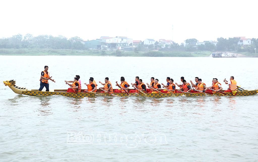 Thi bơi chải tại Lễ hội đền Đa Hoà - Dạ Trạch năm 2026.